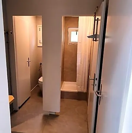 Sleep And Go - Budget Hostel