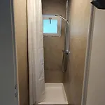 Sleep And Go - Budget Hostel